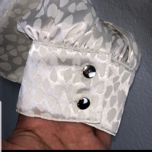 Chelsea. 28 women Top - Picture 5 of 14